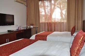 לשאן Emeishan Hotel מראה חיצוני תמונה